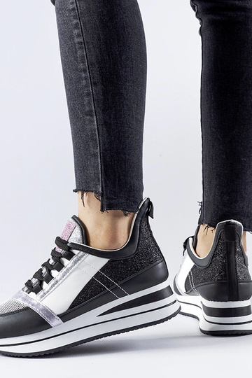 Sneakers nere glitterate... 2