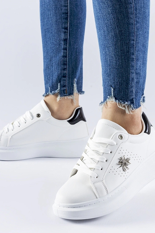 Sneakers bianche con applicazione di...