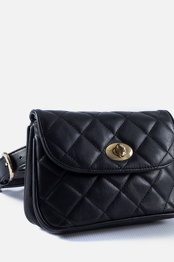 Marsupio trapuntato nero...