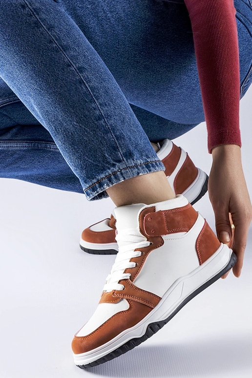 Sneakers bianchi e marroni alla...