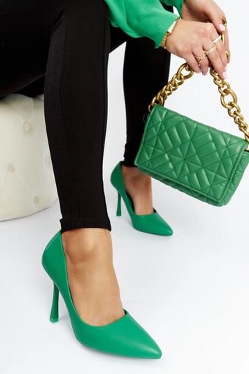 Scarpe con tacco alto...