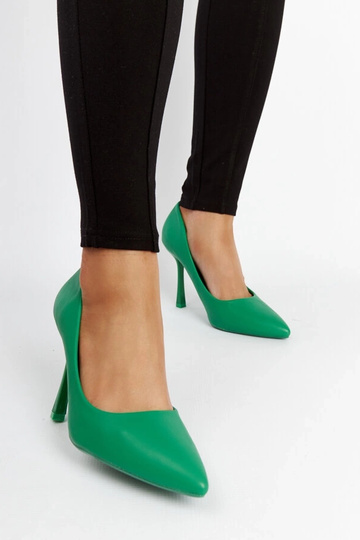 Scarpe con tacco alto... 2