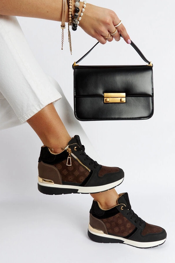 Sneakers nere con zeppa...