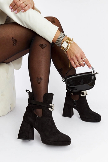 Stivaletti neri decorati...