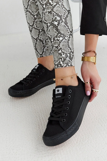 Sneakers da donna con lacci...