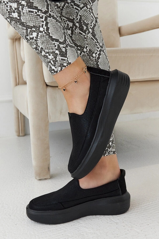 Scarpe da donna nere traforate,...