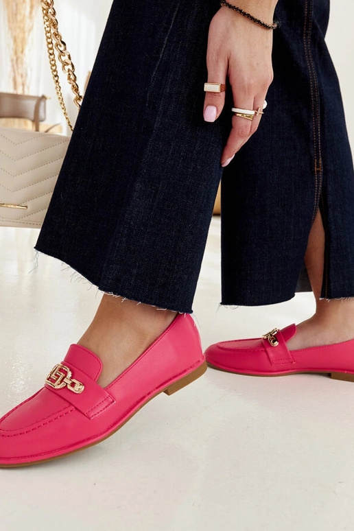 Mocassini rosa decorati con catena Kuens