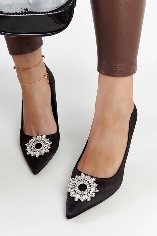 Decolleté nere satinate con zirconi...