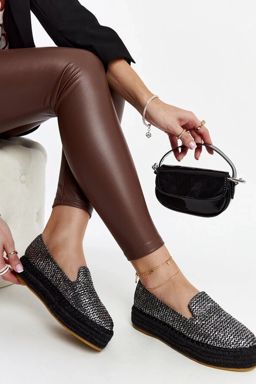 Espadrillas nere decorate con filo...