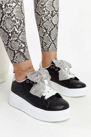 Sneakers nere con plateau...