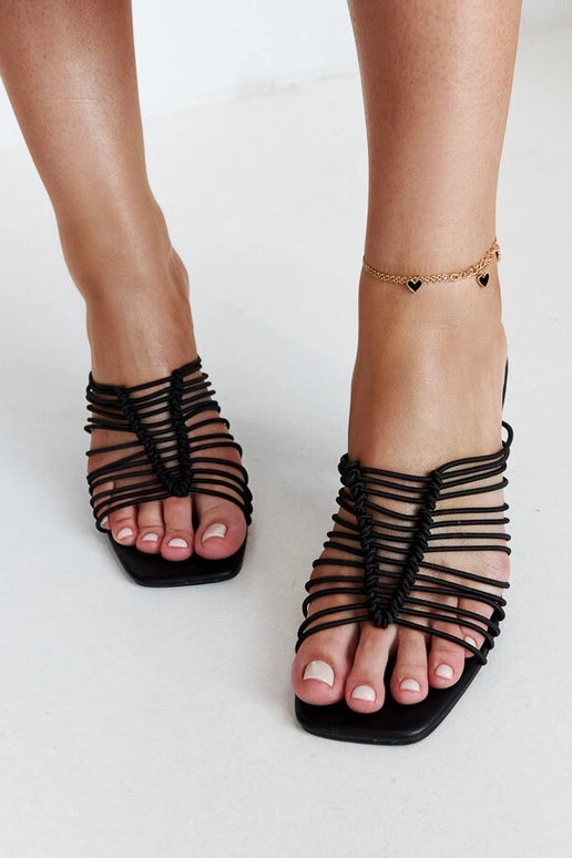 Infradito da donna nere con tacco...