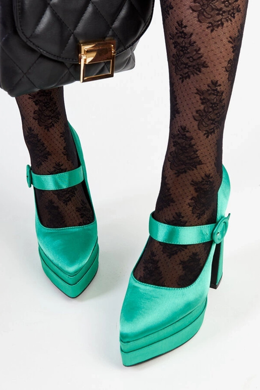 Le décolleté verdi con tacco alto di...