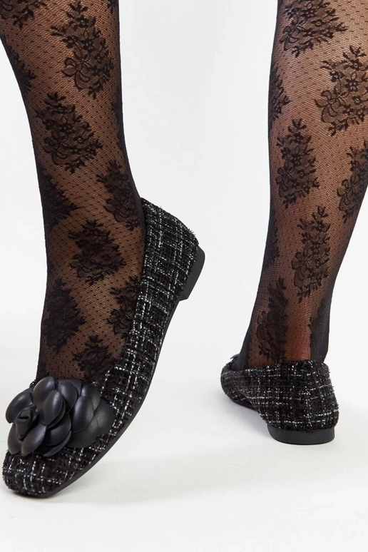 Ballerine nere con fiore decorativo...