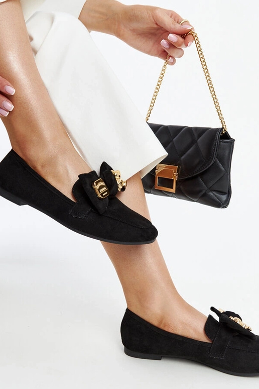 Mocassini neri con spilla di...