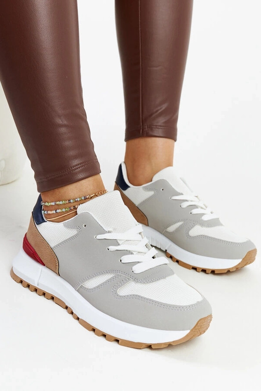 Sneakers multicolor sulla piattaforma...