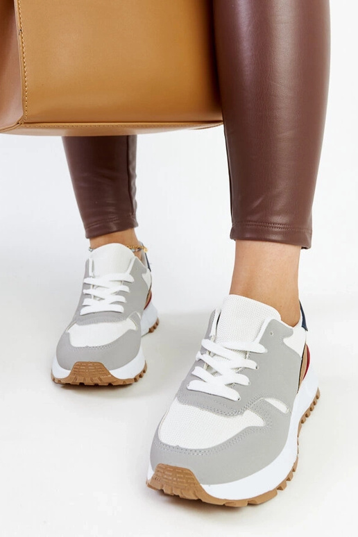 Sneakers multicolor sulla piattaforma...