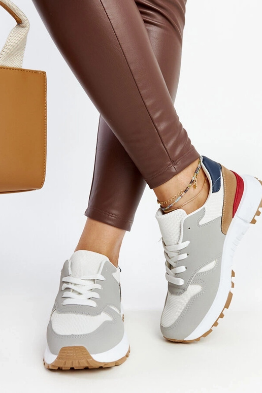 Sneakers multicolor sulla piattaforma...