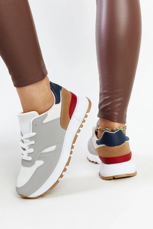 Sneakers multicolor sulla piattaforma...