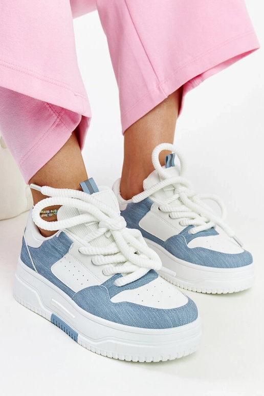 Sneakers bianchi e blu con...