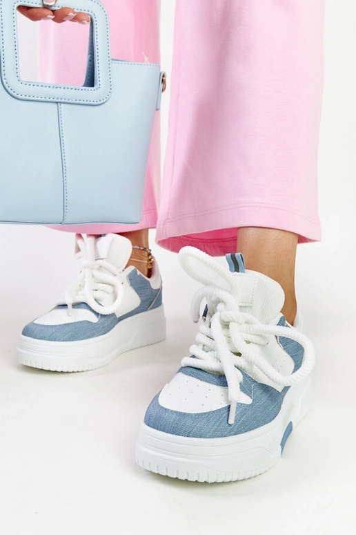Sneakers bianchi e blu con...
