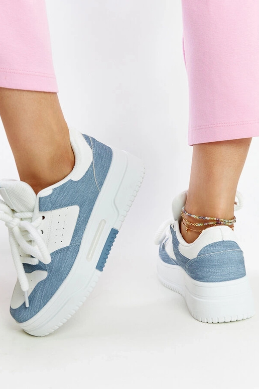 Sneakers bianchi e blu con...