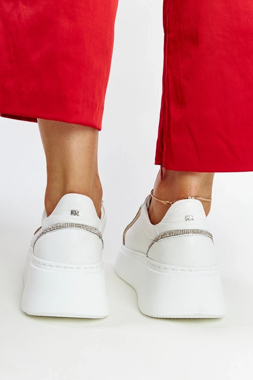 Sneakers bianchi in pelle con zirconi...