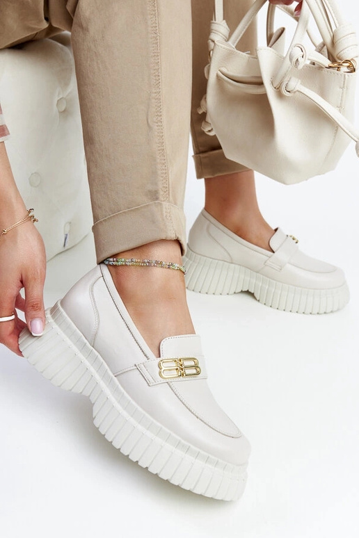 Scarpe basse beige chiare in pelle...