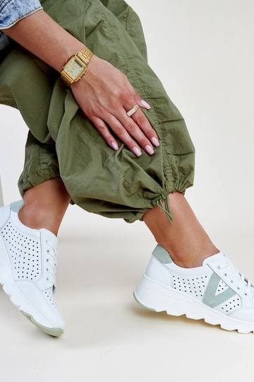 Sneakers bianche in pelle... 2