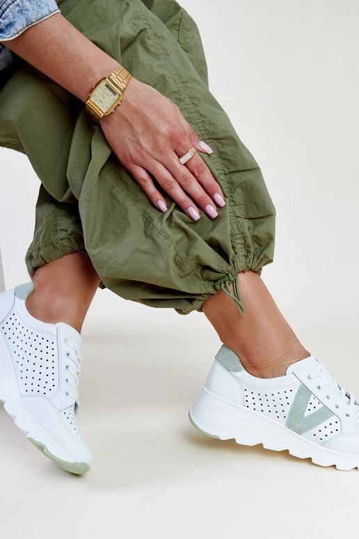 Sneakers bianche in pelle traforate...