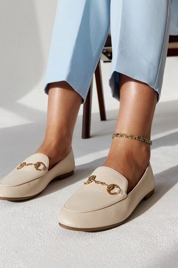 Mocassini beige con fibbia Erminia