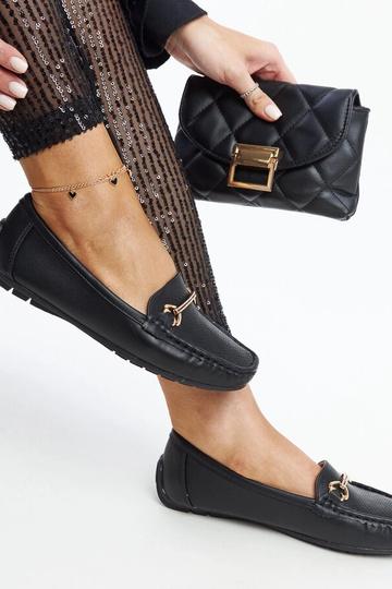 Mocassini neri con fibbia... 2