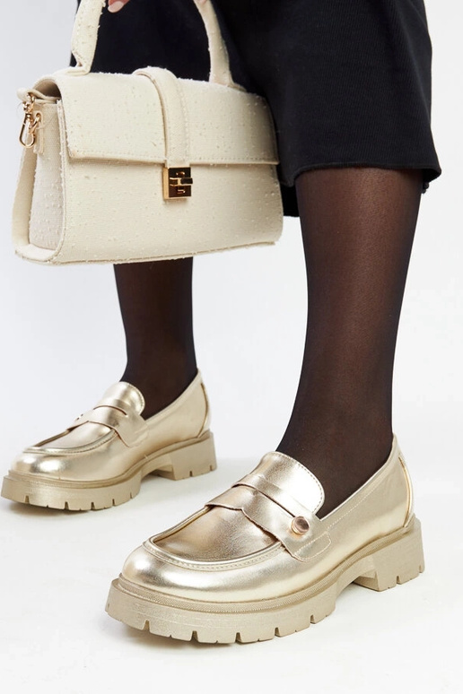Mocassini dorati in pelle sintetica...