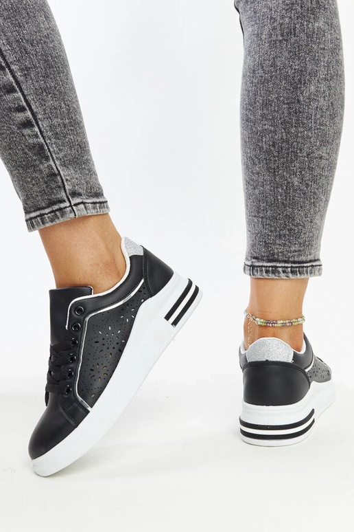 Sneakers nere traforate con glitter...