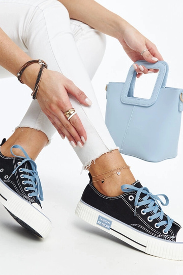 Sneakers nere con lacci colorati Jadranka