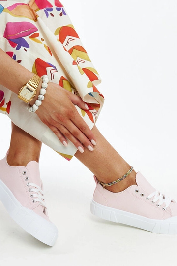 Le sneakers in tessuto rosa... 2