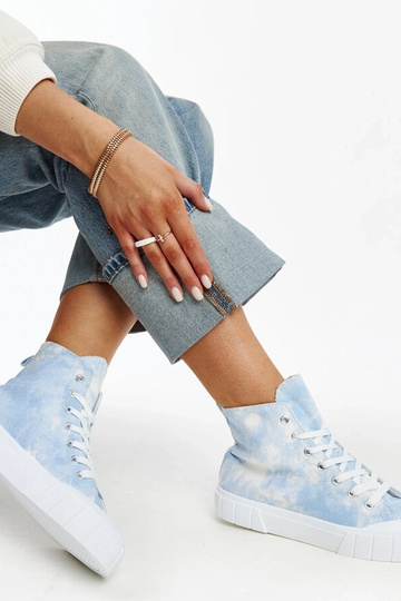 Sneakers alte in tessuto blu di Raissa 2