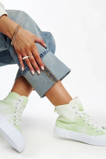 Sneakers alte in tela verde chiaro di Raissa 2