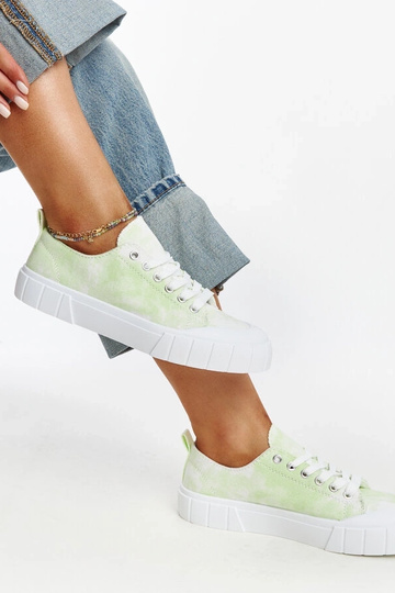 Sneakers in tessuto verde chiaro di Jerina 2
