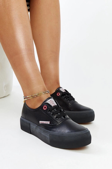 Sneakers da donna nere CROSS JEANS