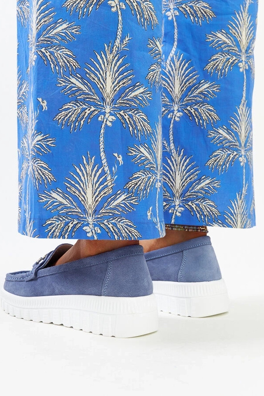 Scarpe in pelle blu con fibbia...