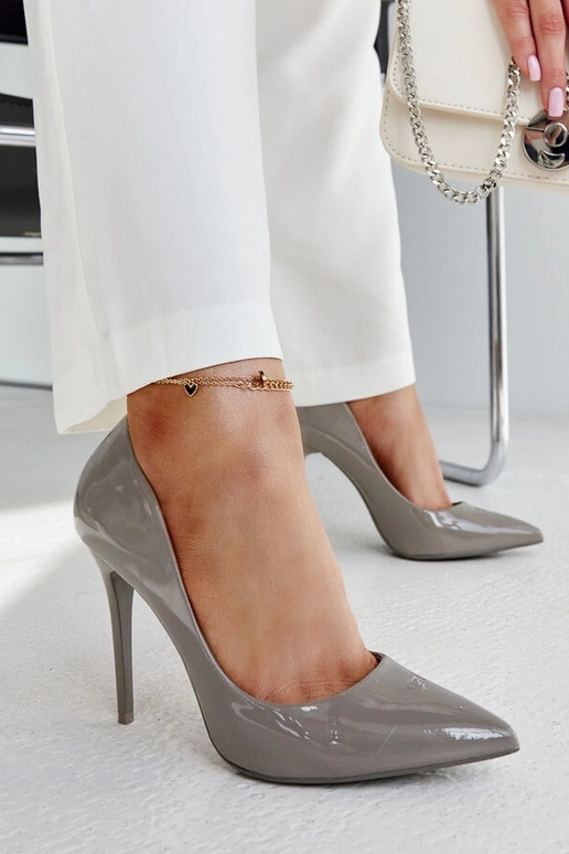 Szpilki laccate grigio scuro con... Szpilki laccate grigio scuro con...