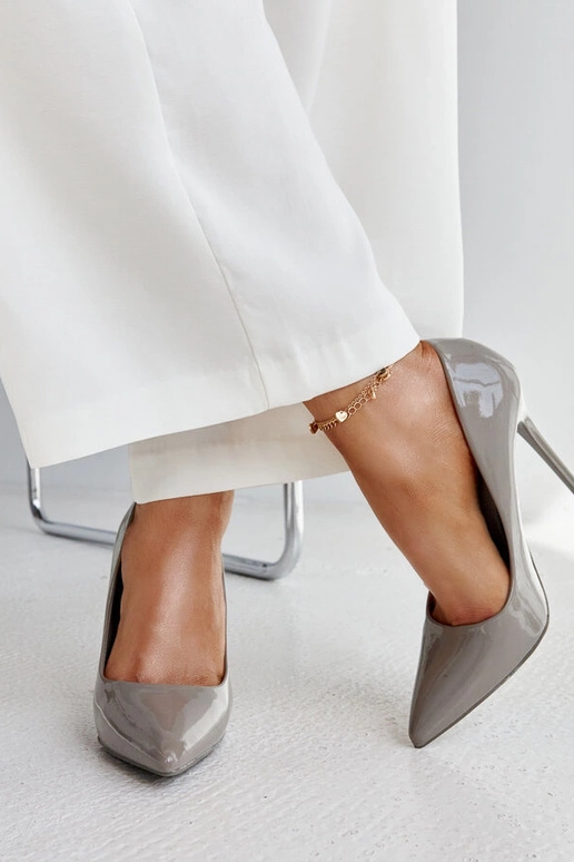 Szpilki laccate grigio scuro con... Szpilki laccate grigio scuro con...