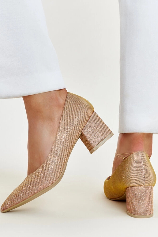 Décolleté rosa scintillanti di Laity...