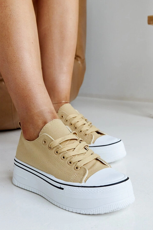 Sneakers beige scuro con suola spessa...