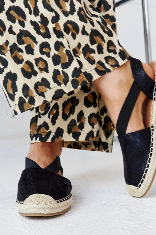 Espadrillas nere aperte di Tharn