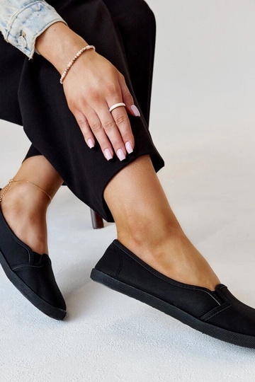 Scarpe sportive nere allacciate in pelle sintetica Wordana
