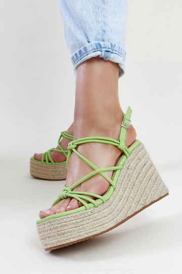 Sandali con zeppa Mara verde