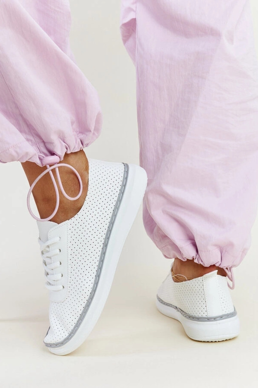 Sneakers traforate bianche e grigie...