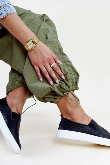 Sneakers slip-on nere traforate di Dafina 2