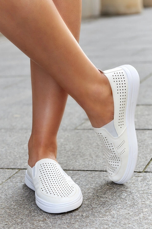 Sneakers traforate beige slip-on Dafina